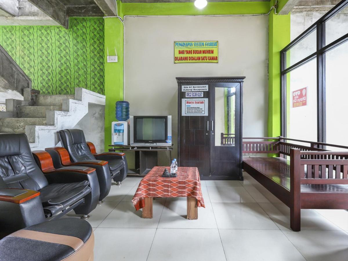 Oyo 3830 Dfarys Gh Syariah Balikpapan (Borneo) Exterior foto