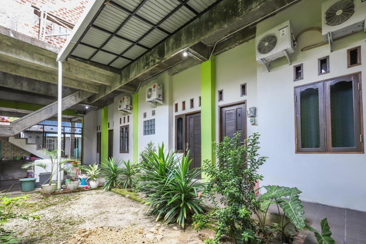Oyo 3830 Dfarys Gh Syariah Balikpapan (Borneo) Exterior foto