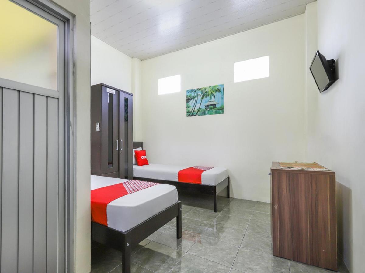Oyo 3830 Dfarys Gh Syariah Balikpapan (Borneo) Exterior foto